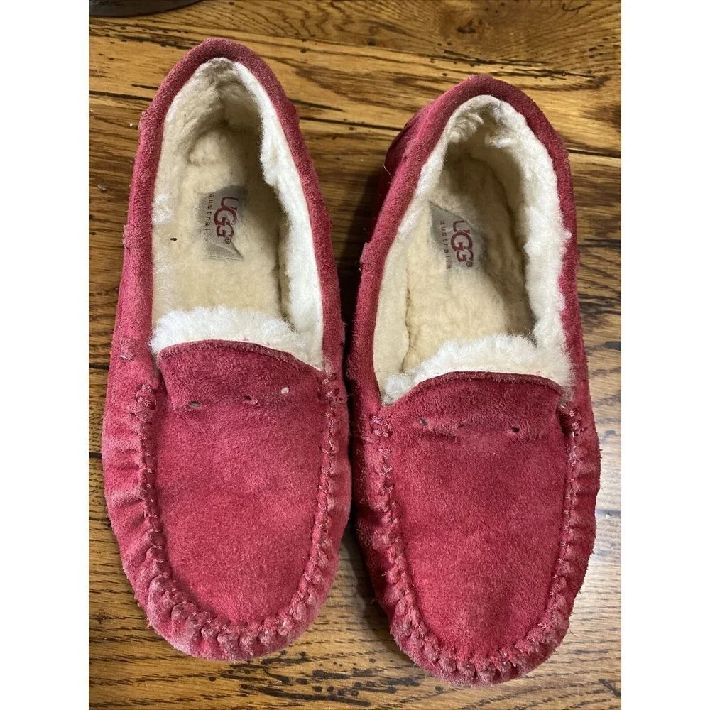 UGG Australia Dakota Moccasins Slippers Big Kids Size 3.5 Red Leather Shoes